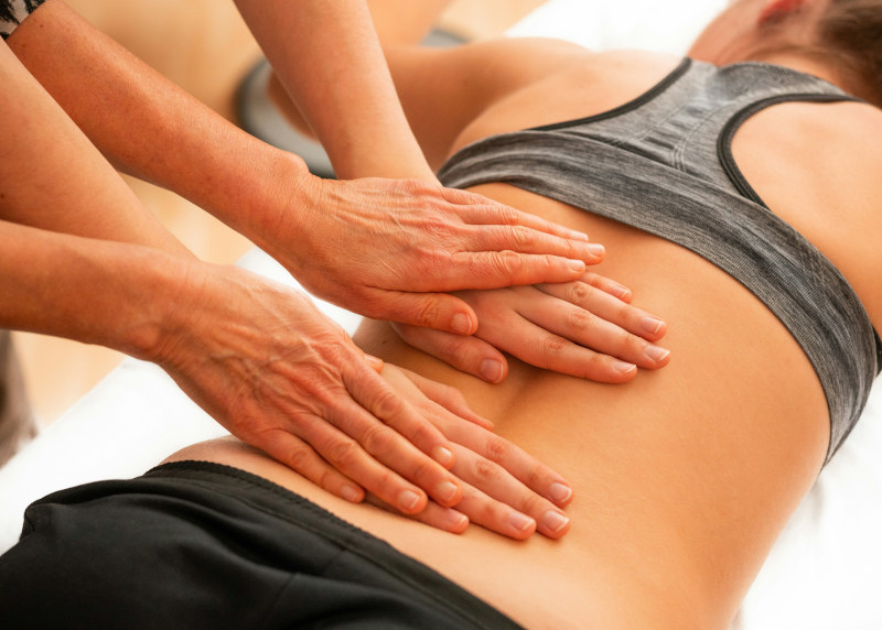 osteopath in clinic (2)